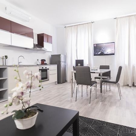 Hemeras Boutique Homes - City Center Design Flats ミラノ エクステリア 写真
